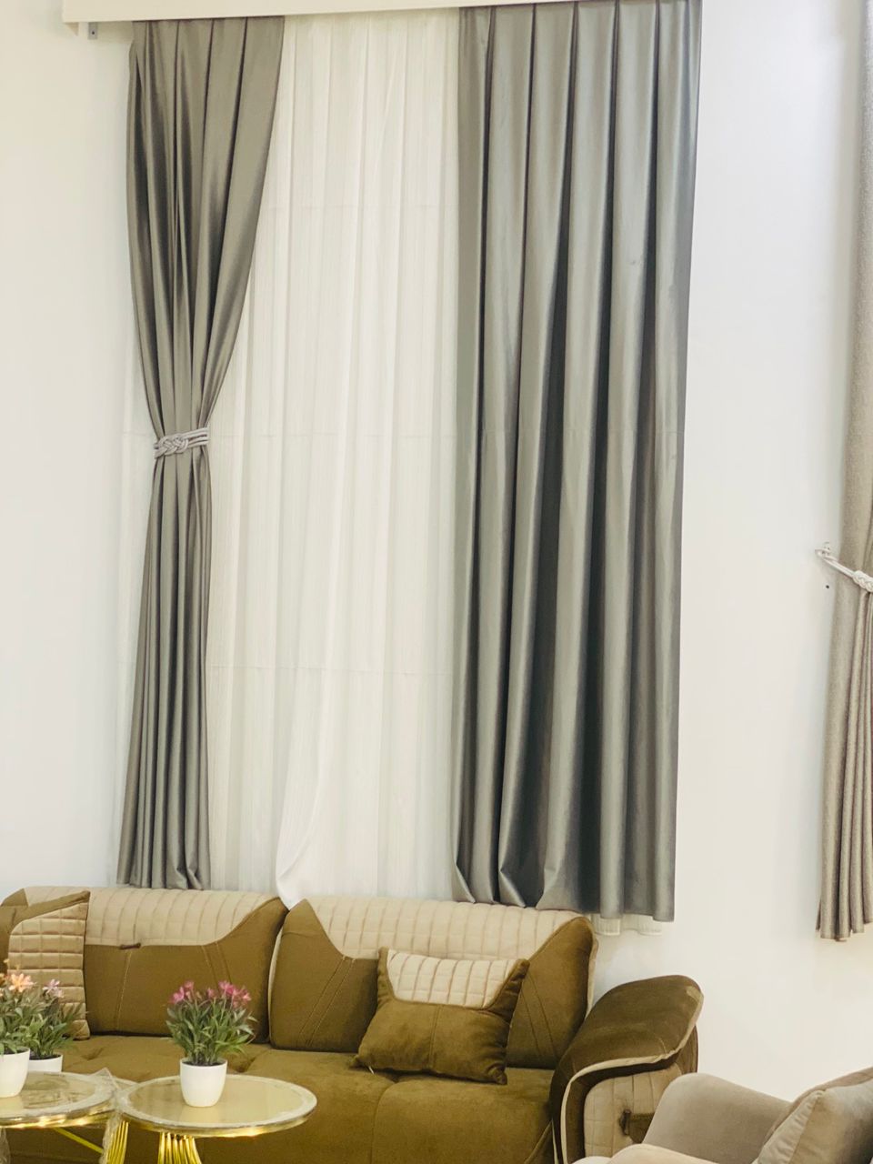 الستائر والكماليات